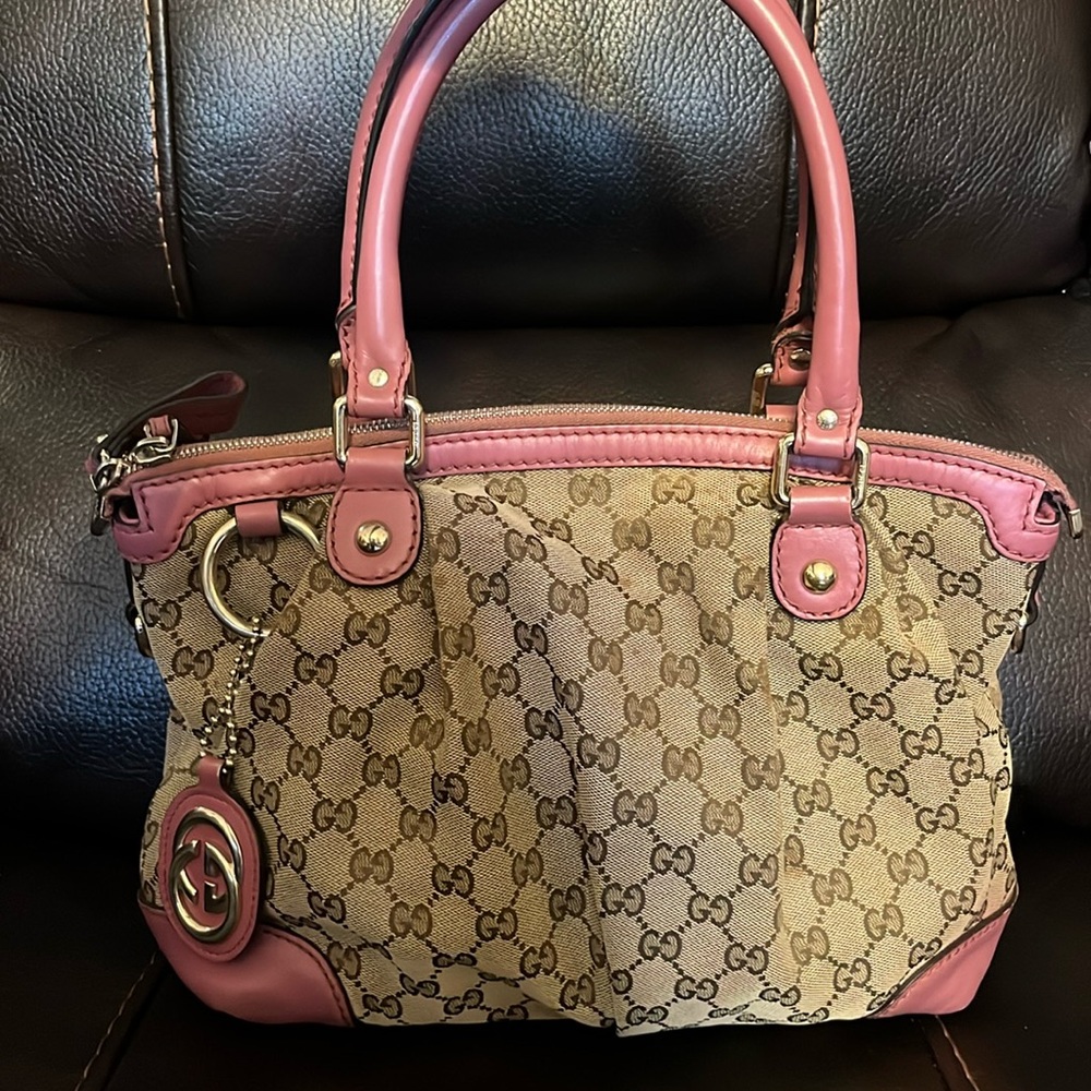 Gucci GG Monogram logo Sukey Top Handle crossbody bag - Picture 2 of 13